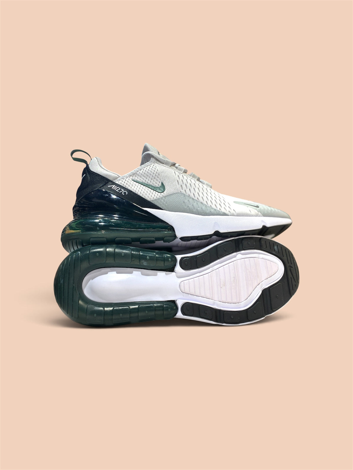 Nike Men's Air Max 270 Sneaker